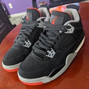 Air Jordan bred 4s 2019 edition size 6.5y